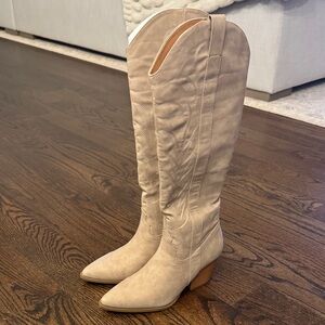 ⚜️ Qupid Beige Heeled Knee-High Boots